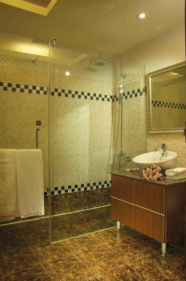 Spring Breeze Boutique Motel Kaohsiung Extérieur photo